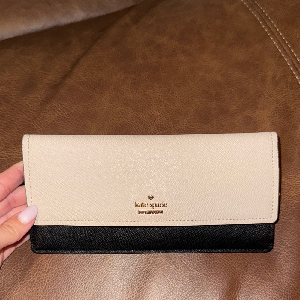 Kate Spade Black and Cream Wallet
